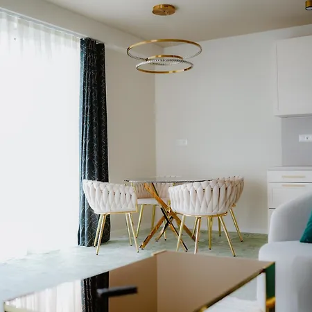 Luxusne Nad Jazerom Apartment *
