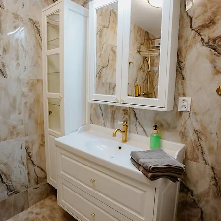Luxusne Nad Jazerom Apartment Košice